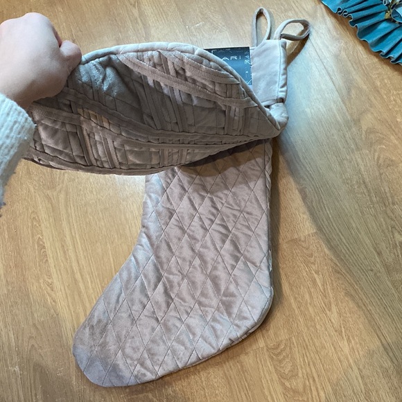 Holiday Decorations 🎄🧦 - Picture 5 of 6